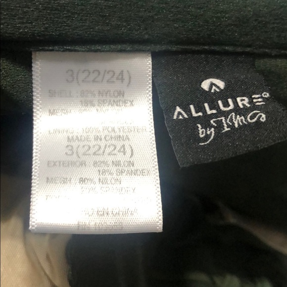 Swimsuit - Picture 5 of 5